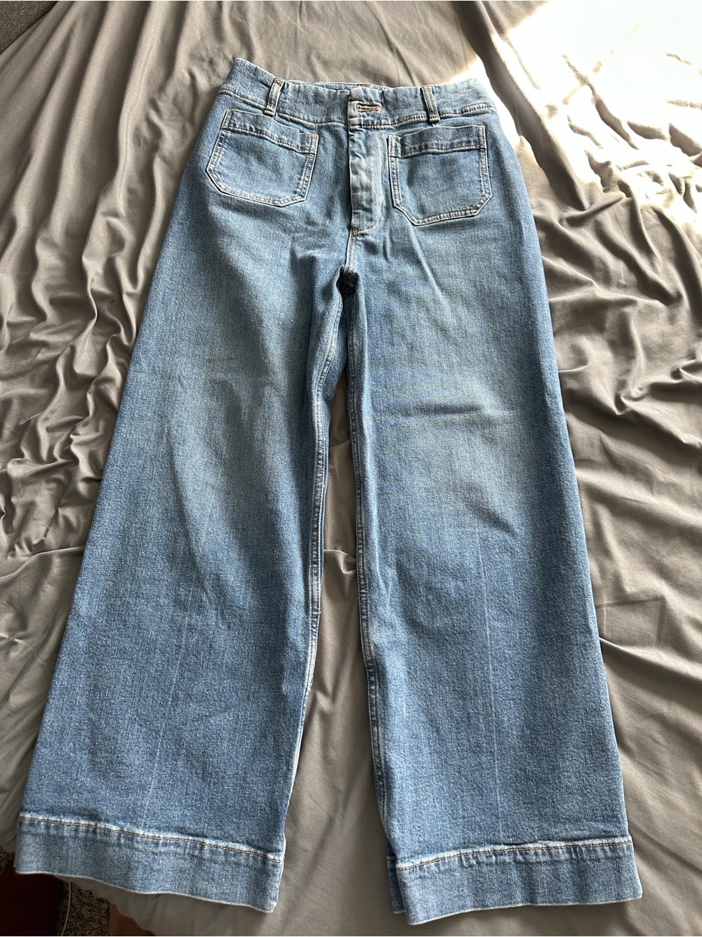 Pilcro the Skipped light Blue Wide-Leg Cropped Jeans